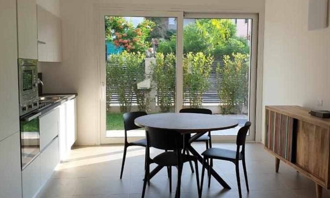 Peschiera del Garda Apartment | Inviting Claudia Apartment with Lake View in Peschiera