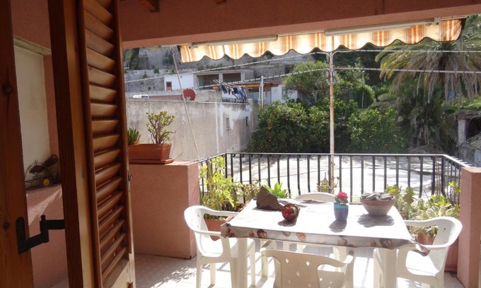Canneto House | Claudia: Oceanfront Retreat at Canneto Spiaggia