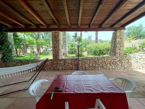 Torre Suda House | Claudia Vacanze: Pet-Friendly Retreat with 9.3/10 Guests' Praise