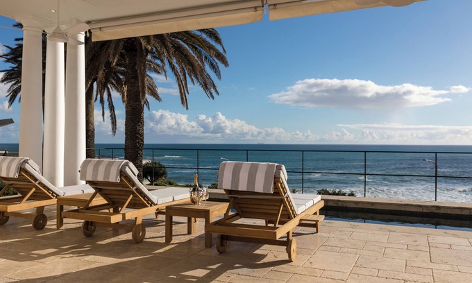 Camps Bay Villa | Discover Claybrook: Oceanfront Bliss with Top Ratings