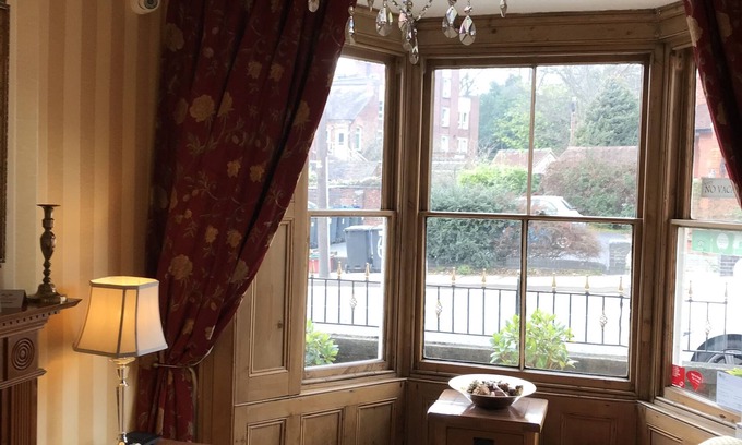 Newcastle-Under-Lyme Bed & Breakfast | Delightful Clayhanger Guest House with Breakfast Included
