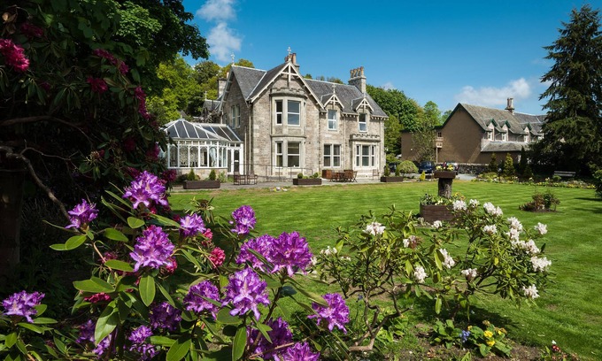 Pitlochry Apartment | Explore Claymore Guest House with Family-Friendly Amenities