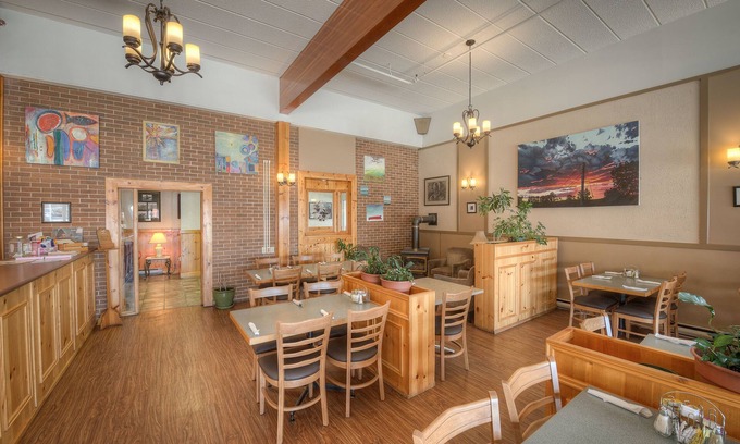 Antigonish Hotel | Enjoy Comfort at Claymore Inn & Suites with Pool Access