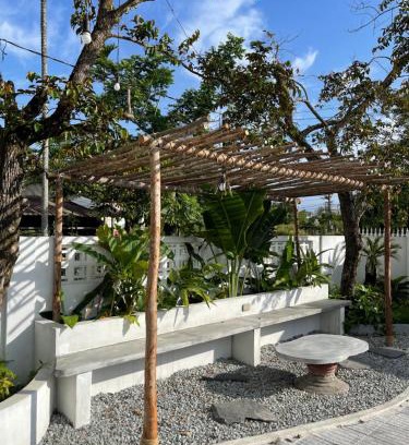 Quang Dien House | Guest Rated 10/10: Cle Homestay with Ocean View and Kitchen