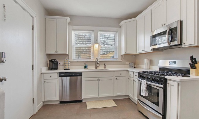 Libertyville House | Inviting 3 Bedroom Home with Pet-Friendly Amenities