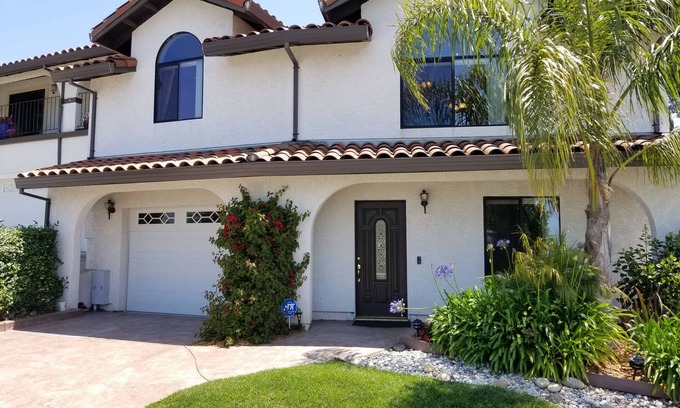 Castro Valley Villa | Elegant 3-Bed Villa with Lake View & Family Amenities