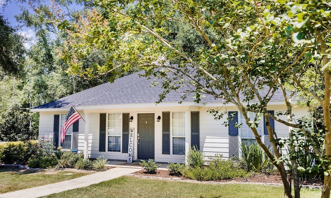 Daphne House | Immaculate 3BR Home with Pool & Spa Near Beaches