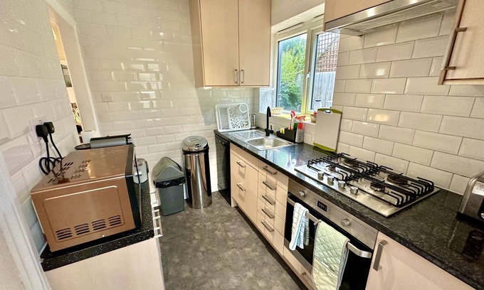 Hale Apartment | Cozy Apartment Steps from Edgware Station with Spa Amenities