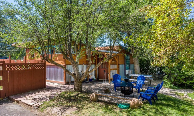 Lava Hot Springs Cabin | Guest Rated: 9.8 Cabin Close to River and Hot Pools