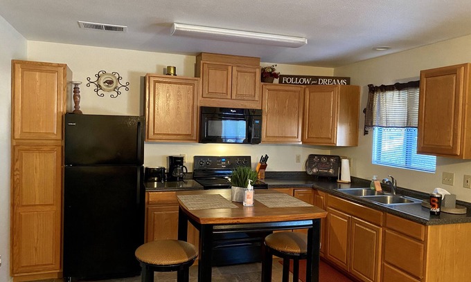 Phoenix Lake-Cedar Ridge Cottage | Serene Cottage Retreat in Sonora near Phoenix Lake Golf Grove