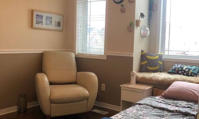 London House | Tranquil Retreat Steps from Costco with Family-Friendly Vibes