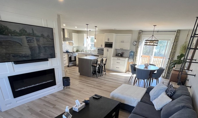 Dieppe House | Clean and Tastefully Decorated 2 Bedroom Semi-detached