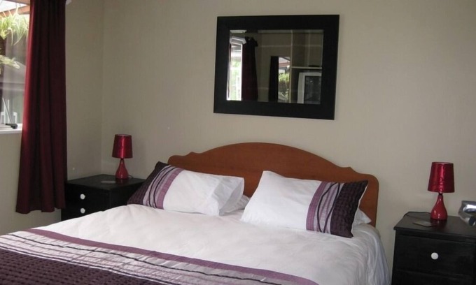 Waimangaroa Apartment | Clean and tidy unit at base of scenic Denniston