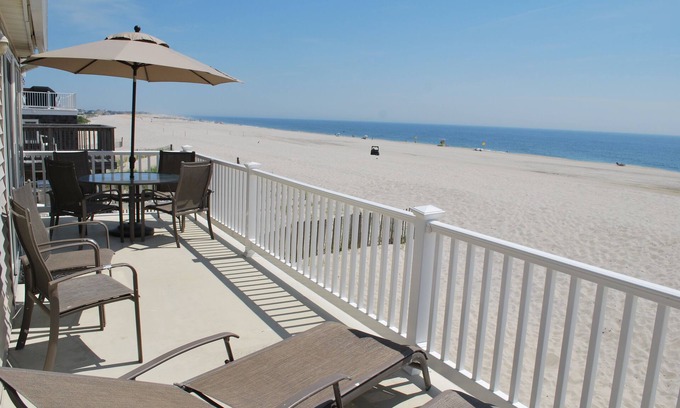 South Beach Haven House | Modern Oceanfront Duplex with Pool & Breakfast - Guest Rated 9.8