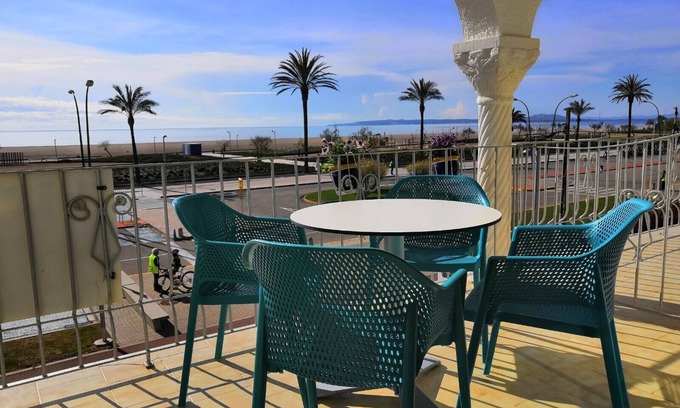 Empuriabrava Apartment | Immaculate Apartment with Ocean View in Empúriabrava