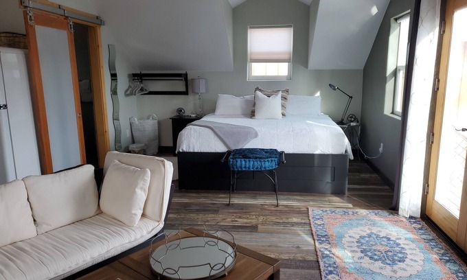 Golden Apartment | Bright Private Studio Apt. in Downtown Golden - Guest Rated 10/10