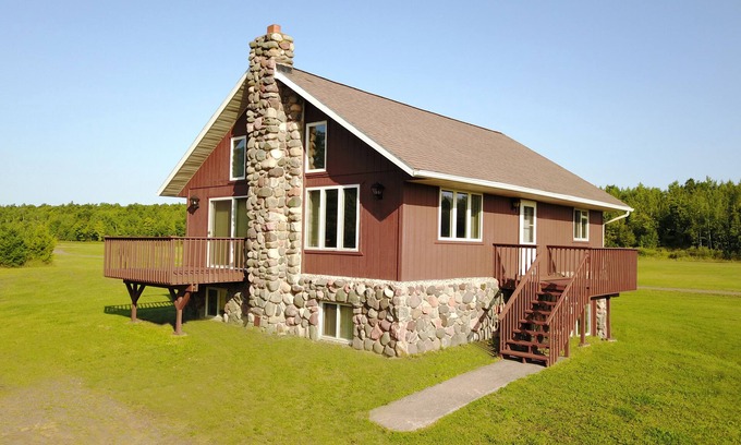 Wakefield Ski Chalet | Serene Chalet at Jackson Creek Summit with Spa & Hot Tub