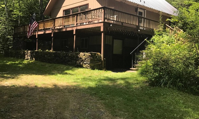 Bethlehem House | Cozy Chalet in the Heart of White Mountains with Pool