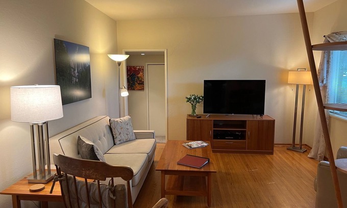 Northwest Berkeley Apartment | Immaculate Stay Near North Berkeley Bart & UC Campus