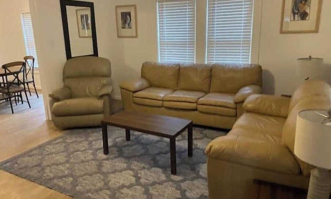 South Overton House | Clean & Cozy 3 BR/1 BA Walkable to Texas Tech