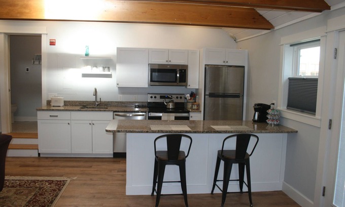 Freeport Apartment | Immaculate Apartment Steps from Downtown Freeport