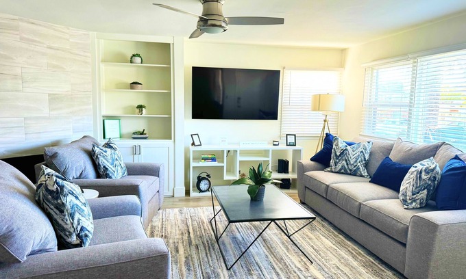 Corona del Mar Condo | Immaculate Home Near Beach with Family-Friendly Amenities