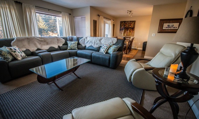 Kodiak House | Tranquil Retreat with Ocean Views and Family-Friendly Amenities