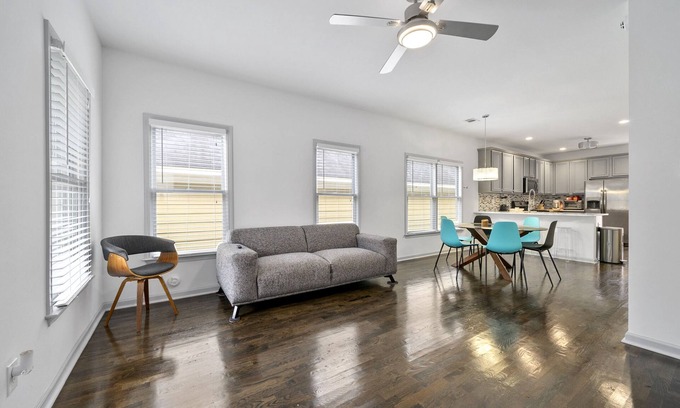 Washington Park House | Freshly Renovated Hotel with Pool and Breakfast Awaiting You