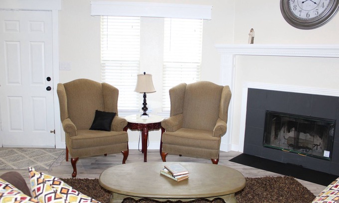 Lubbock House | Clean & Simple