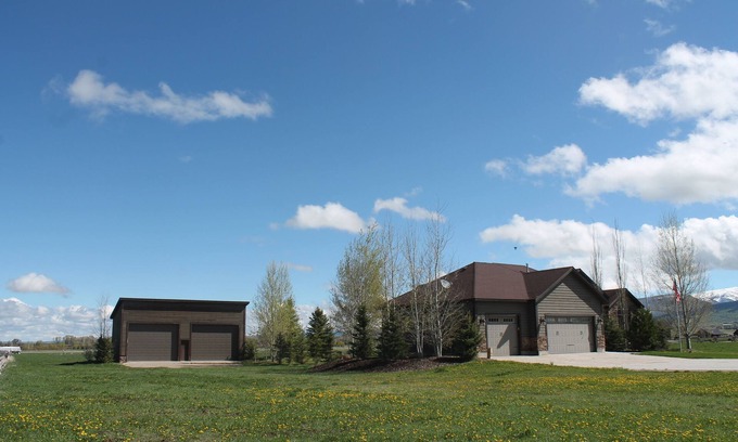 Victor House | Relaxing Western Home Near Tetons & Yellowstone - 10/10 Rated