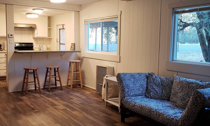 Columbia House | Quirky & Budget-Friendly Hotel with Top-Rated Amenities