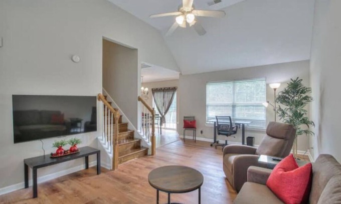 Smyrna House | Stylish Clear Circle: Modern 3BR with Great Amenities!