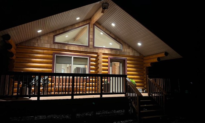 Seward House | Idyllic Stay at Clear Creek Cabin - Rated 9.6/10!
