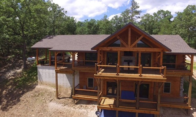 Van Buren Cabin | Idyllic Clear View Cabin Near Van Buren with Pool & Spa