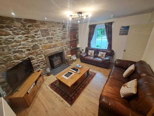 Fortrose House | Pet-Friendly Clematis Cottage with Ocean Views in Fortrose