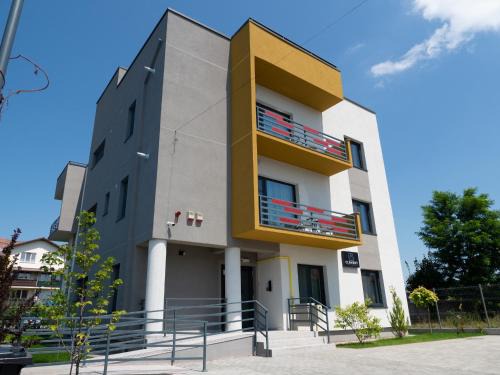 Piatra Neamt Apartment | Delightful Clement Apartments: 9.8 Rated, Family-Friendly Stay