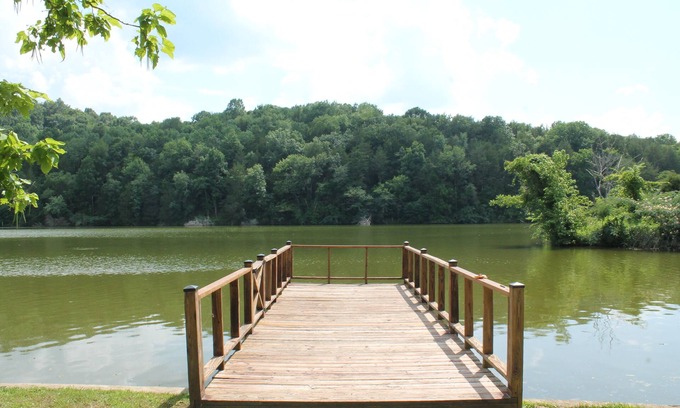 Kelso House | Tranquil Clementine Cottage: Pet Friendly by Lincoln Lake