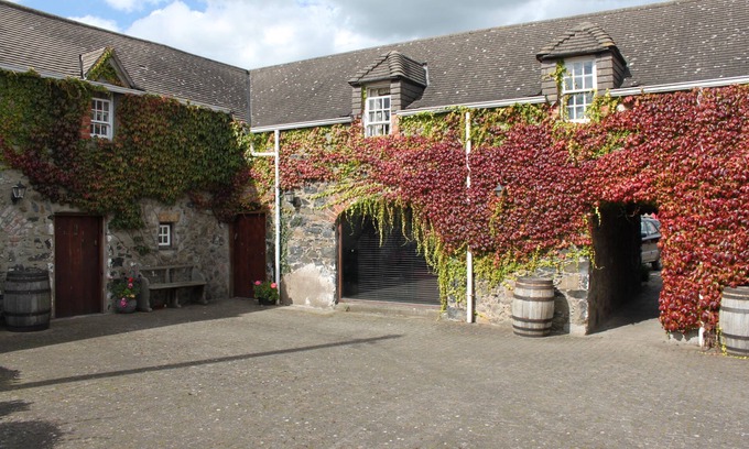 Craigavon Hotel | Inviting Clenaghans: Family-Friendly Hotel with Dining Options