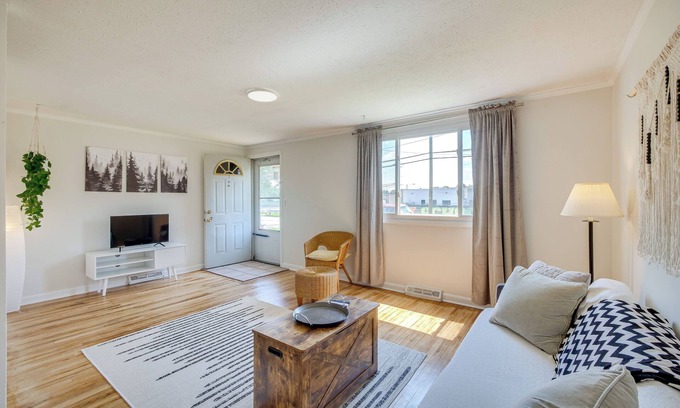 Cleveland Cottage | Pet-Friendly Cleveland Home with Fenced Yard, 10 Mi to City