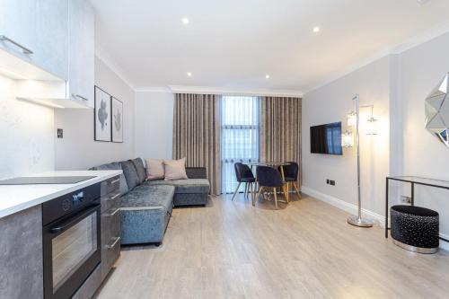 Farringdon Apartment | Child-Friendly Cleveland Residences Farringdon - 4-Star Stay