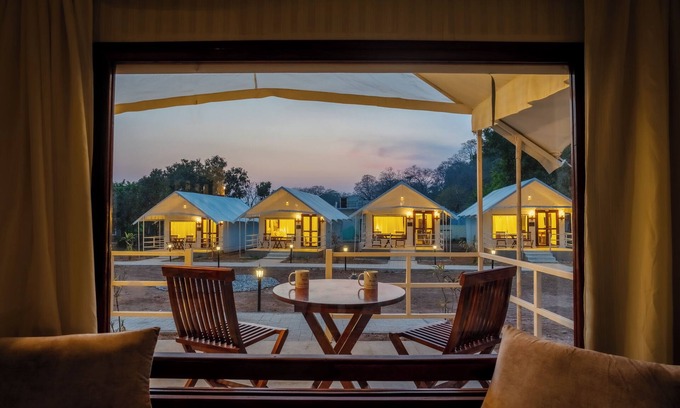 Bail Parao Hotel | Relax at Click Resort Corbett, Tiger Den with Pool & Spa