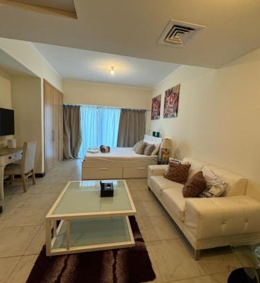 Jumeirah Lake Towers Apartment | Relax at The One Studios: JLT Lake View Apartments
