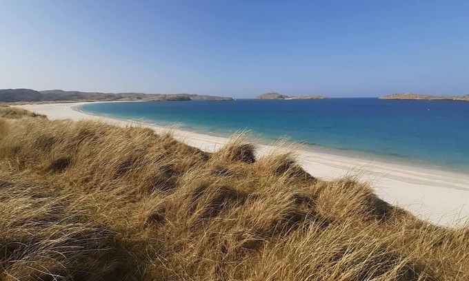 Ardroil House | Scenic Cliff Cottage: 3 Bedroom Retreat by Uig's Beach