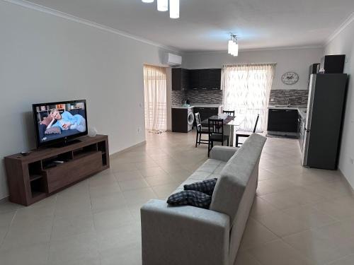 Sannat Apartment | Cozy Cliff Side Apartment Perfect for Families