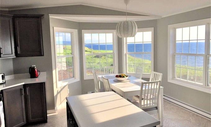 Cap Le Moine House | Oceanfront 3-Bedroom Getaway with Breakfast Near Cheticamp