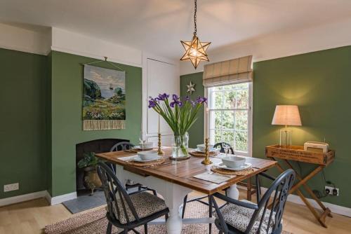 Deal House | Pet-Friendly Cliffeside Cottage: Guest Rated 10/10