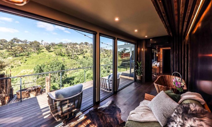 Hepburn House | Elegant Clifftop at Hepburn: 4-Star Retreat with Hot Tub