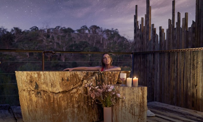 Hepburn House | Serene Clifftop at Hepburn: 5-Star Spa Retreat Awaits