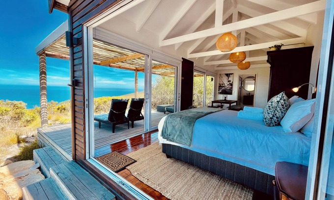 Plettenberg Bay Cabin | Clifftop Cabin with Ocean Views & Private Hikes