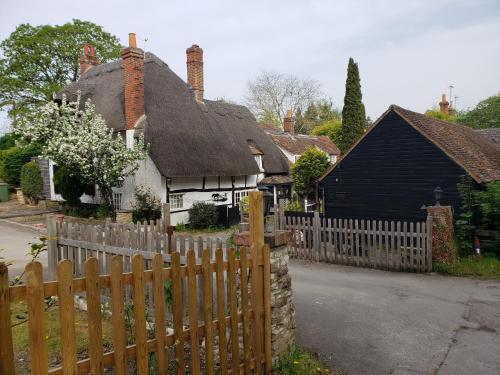 Clifton Hampden Hotel | Family-Friendly Clifton Hampden B&B with Great Reviews